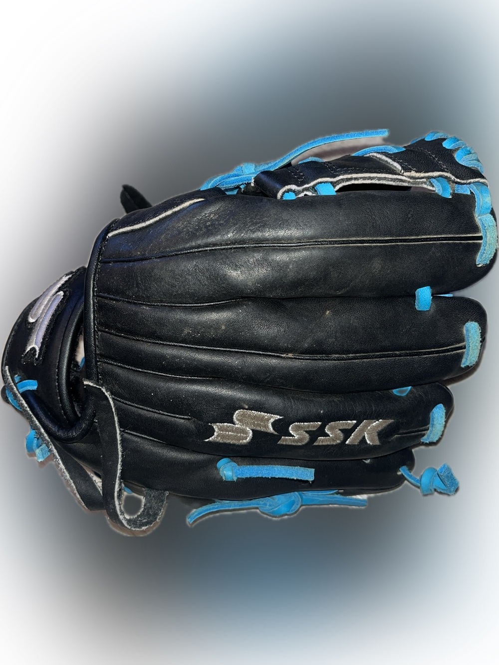 SSK Z5 Craftsman 10.5" Youth Baseball
Glove Z5Y-1050BLKEBL2 💎💎💎